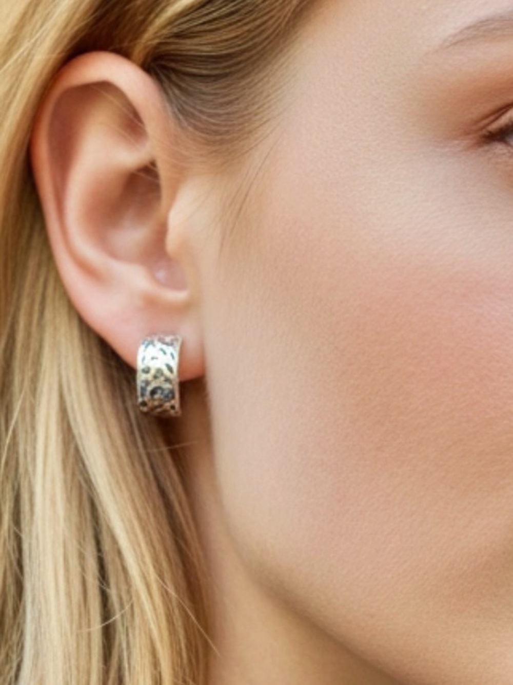 Sterling Silver Filigree Huggie Hoop earrings